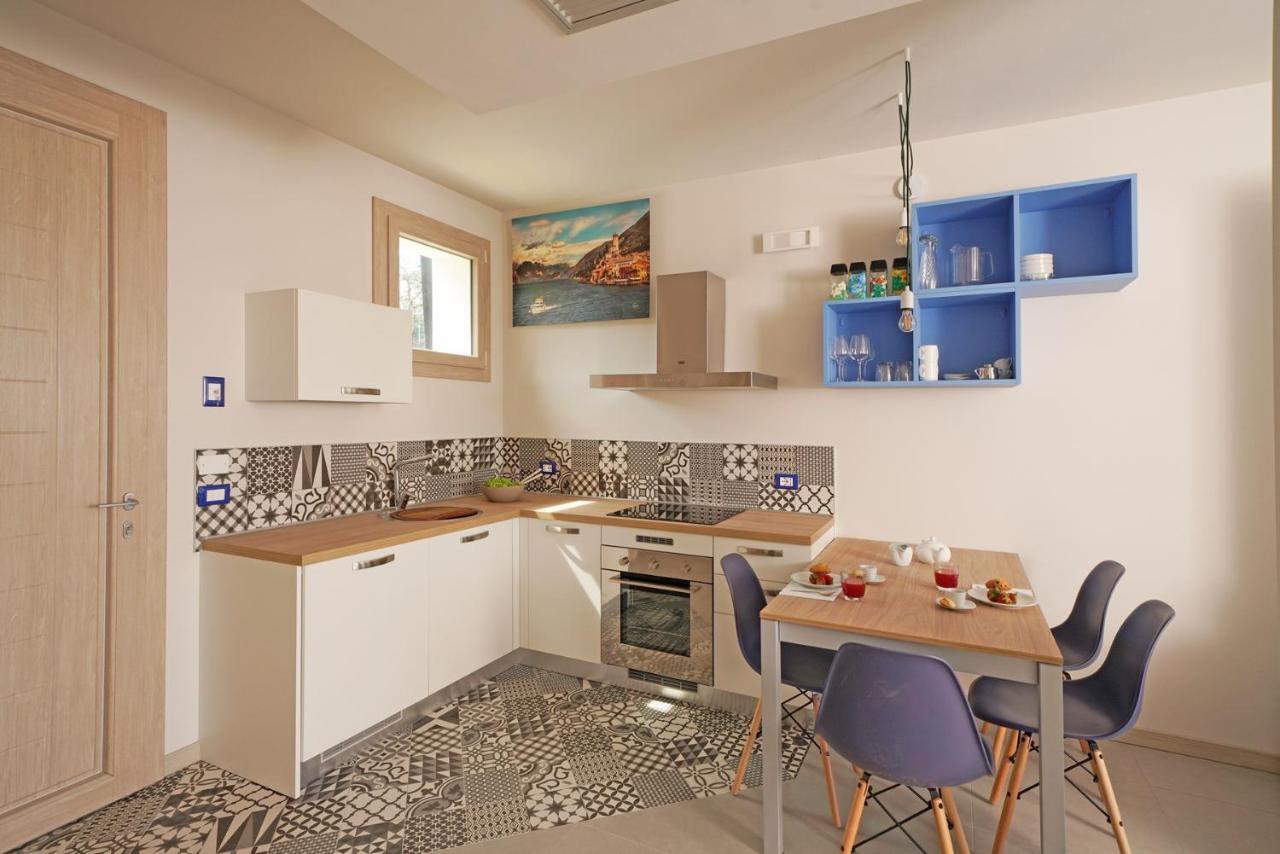 Gardaliva Blue Studio 3 Manerba del Garda Eksteriør billede