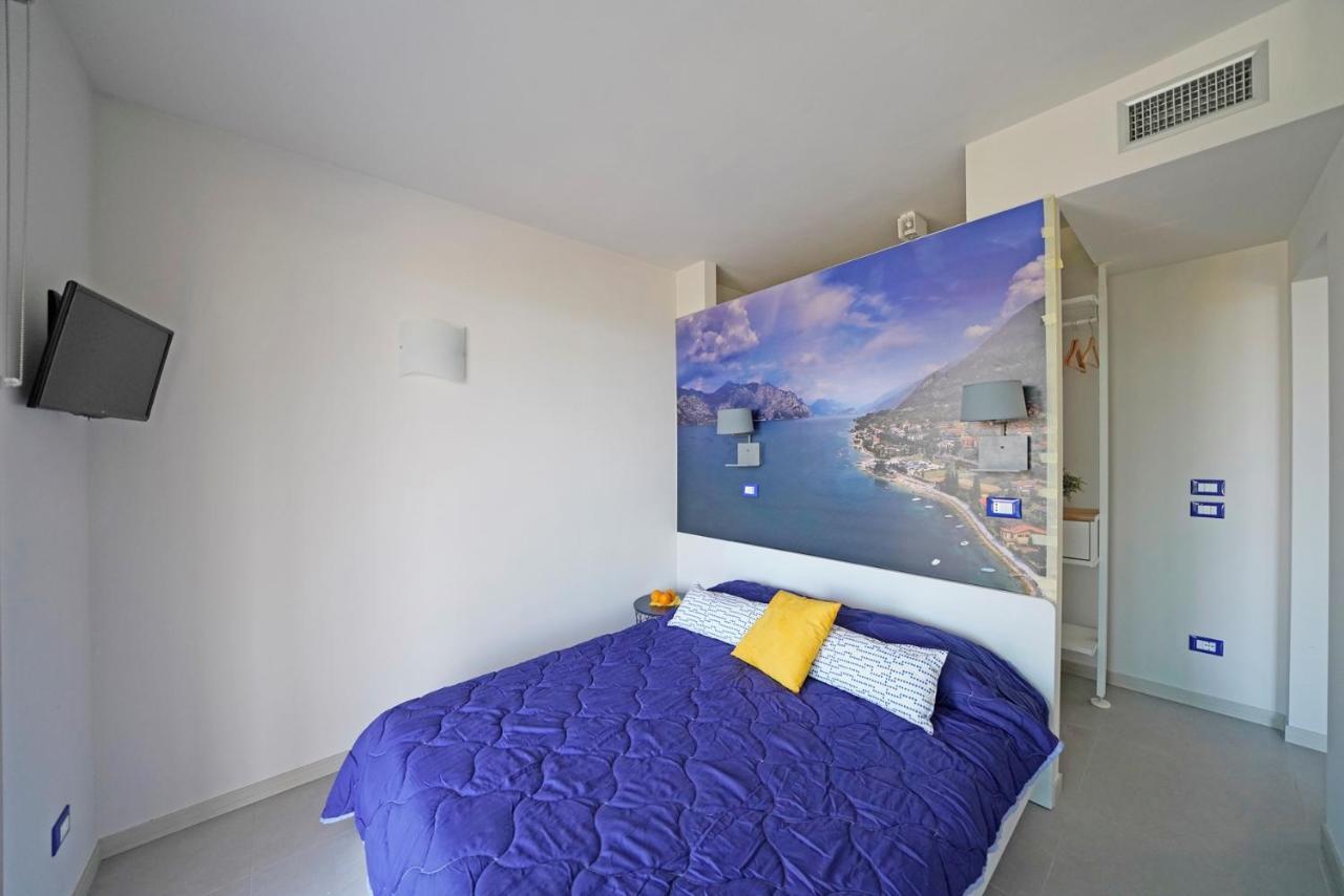 Gardaliva Blue Studio 3 Manerba del Garda Eksteriør billede